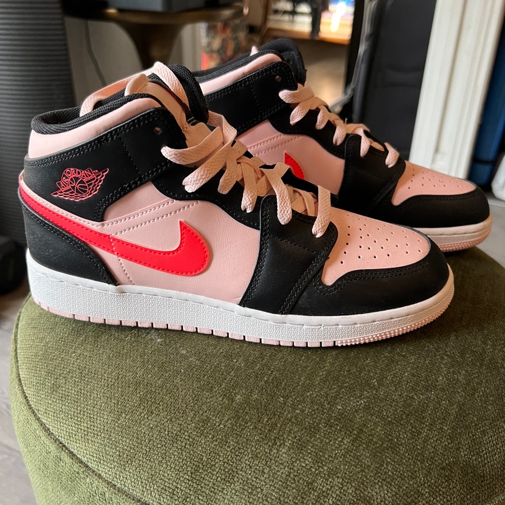 Nike Air Jordan 1 Mid Atmosphere Black Pink Crimson - GS